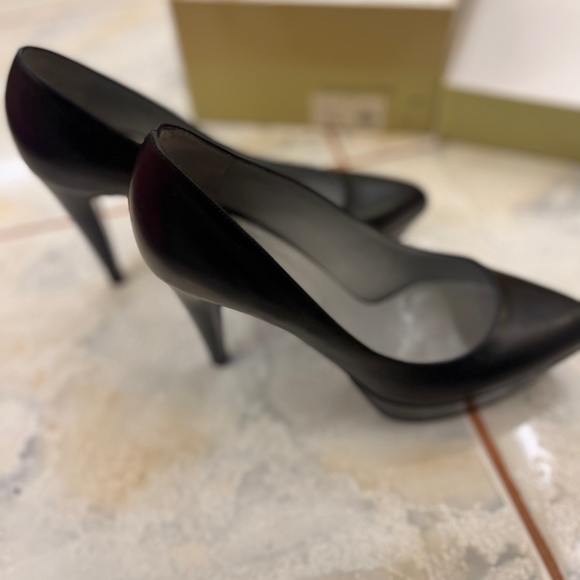 Sergio Rossi BLACK  Patent Leather Round-Toe Platform Pumps! - Picture 3 of 16